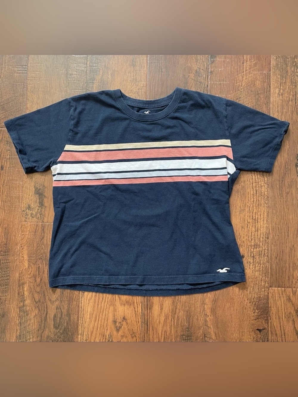 HOLLISTER navy t-shirt, size M